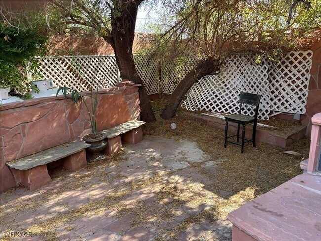 Building Photo - 3167 El Cedro Cir