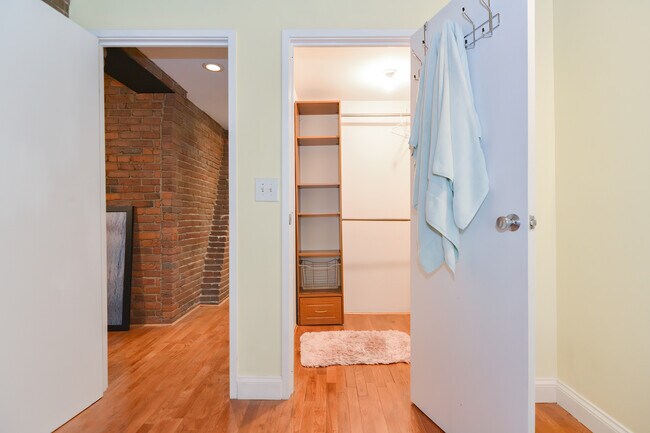 Building Photo - 99 Fulton St