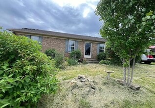 Building Photo - 102 Rainbow Ct