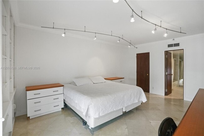 Building Photo - 19355 Turnberry Way
