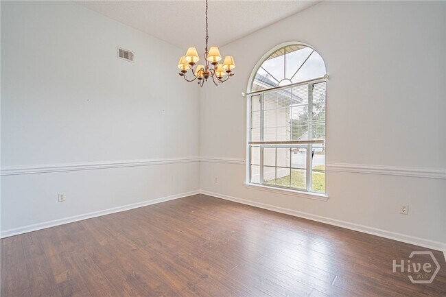 Building Photo - 114 Laurens Ln