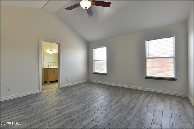 Building Photo - 672 Sequeiros Ct