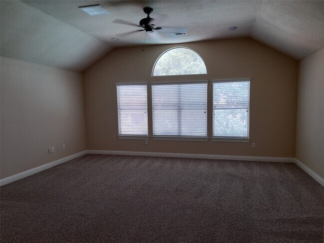 Building Photo - 1722 Parklake Village Dr