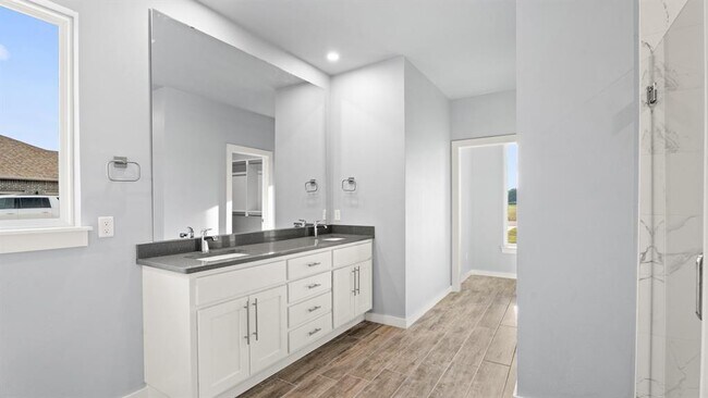 Building Photo - 214 Olde Ml Ct