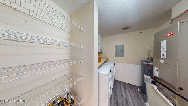 Building Photo - 10075 Gate Pkwy N