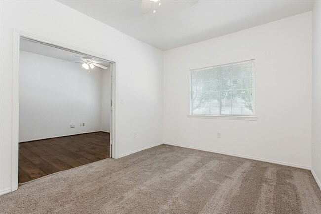 Building Photo - 4717 Virginia Ave