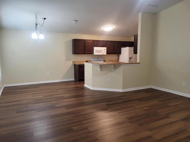 Building Photo - 37146 Highland Bluff Cir