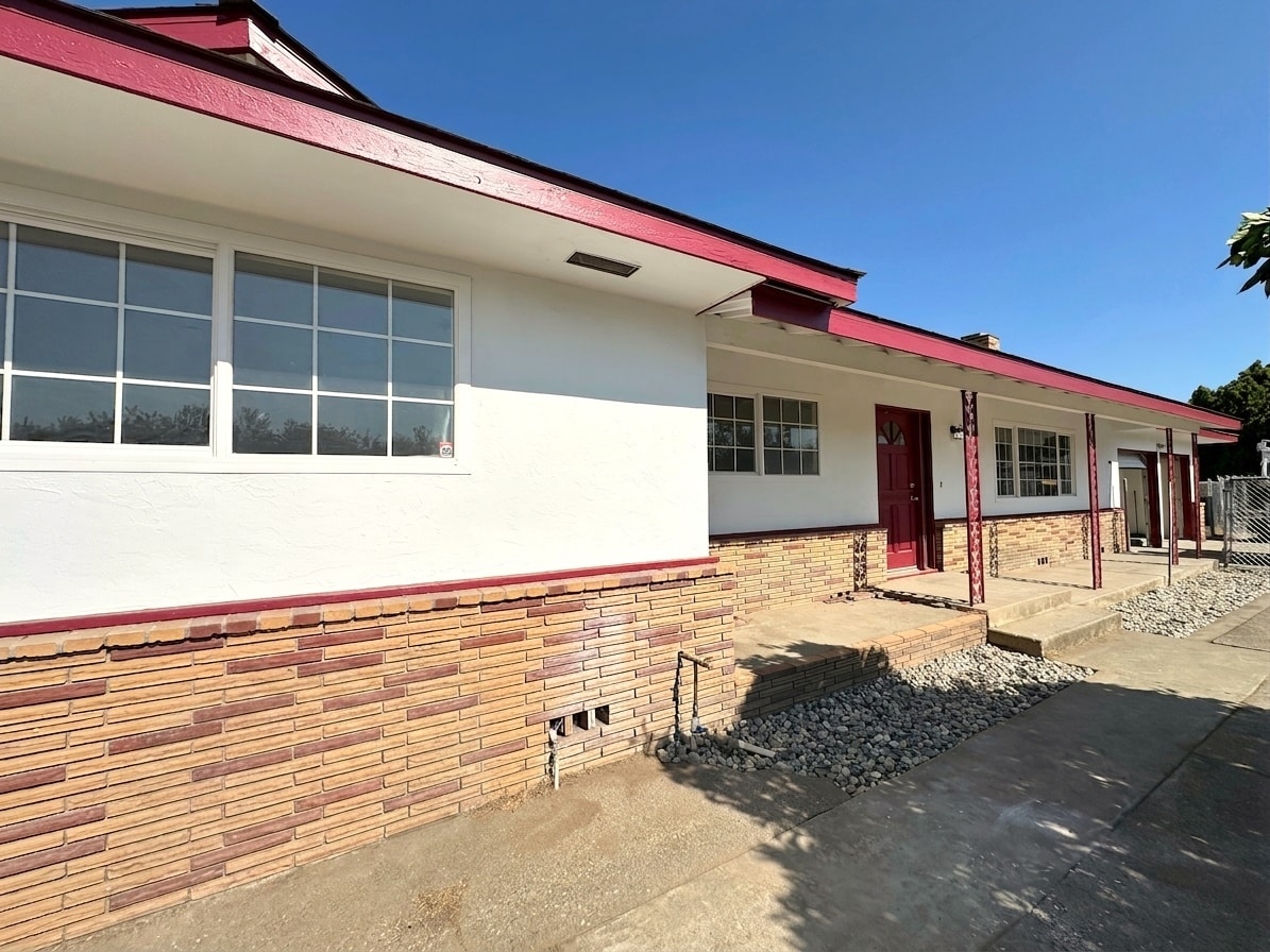 Building Photo - 15050 Cottage Ave