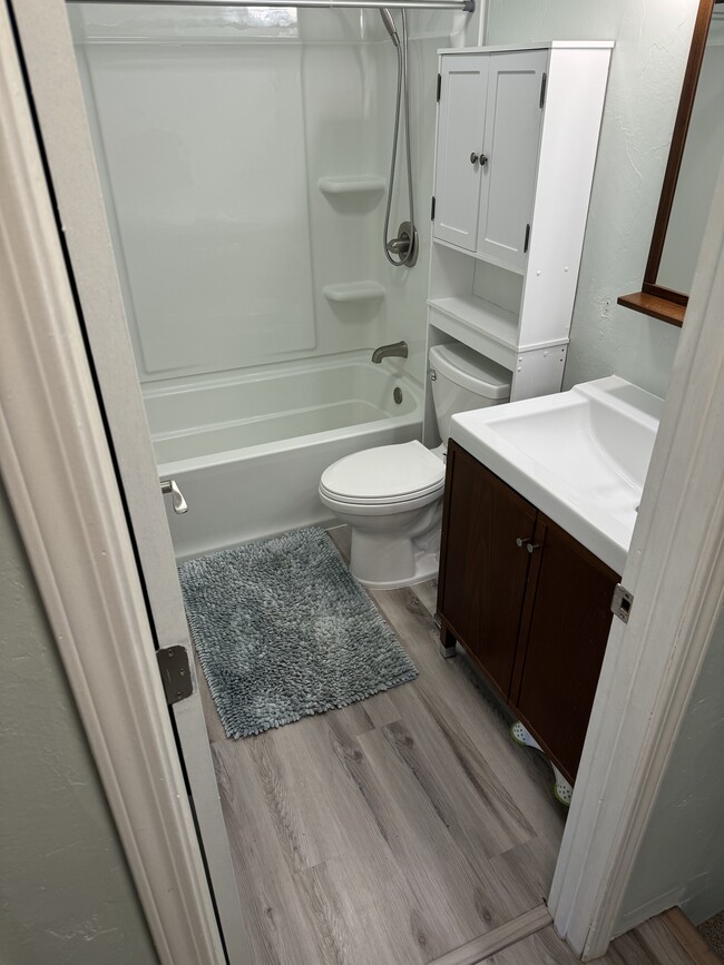 2.0 Bathroom - 2661 N Cottonwood Loop