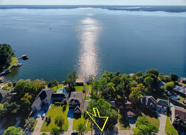 Building Photo - 14918 Pollux Dr