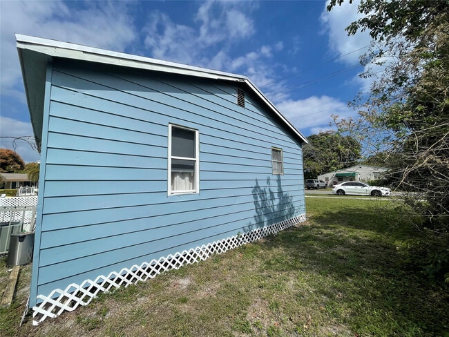 Building Photo - 342 SW 2nd Ave