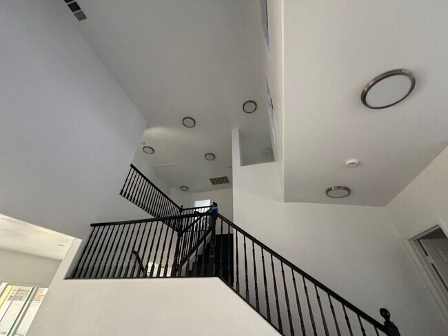 Building Photo - Spacious 4Br/3Ba Home in Galena Pointe – in North Las Vegas