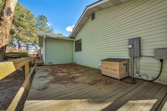 Building Photo - Single Story Home Located on a Ranch