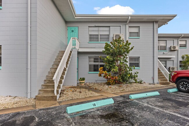 Building Photo - 141 California Ave