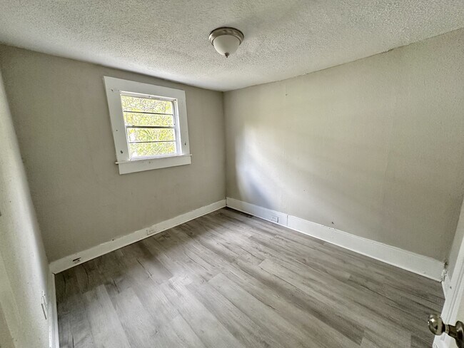 Building Photo - 1430 19th St Ensley