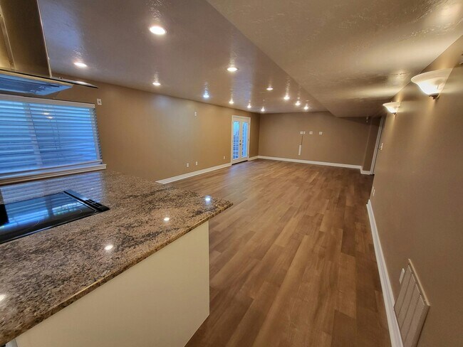 Building Photo - 1281 Fox Trot Cir
