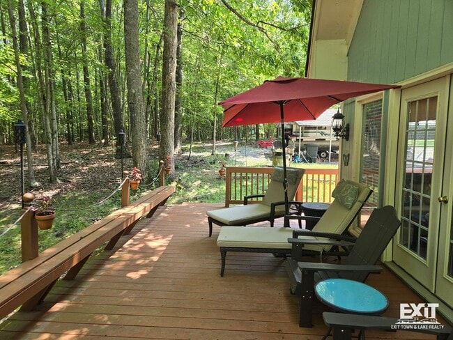 Building Photo - 4 Bedroom, 2 Bath Home Available on Kerr Lake with Private Dock