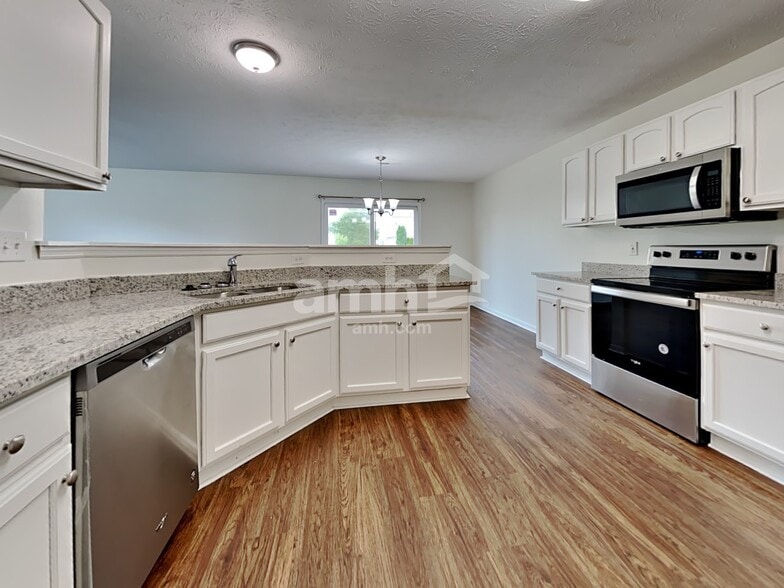 Building Photo - 216 Heftner Cir