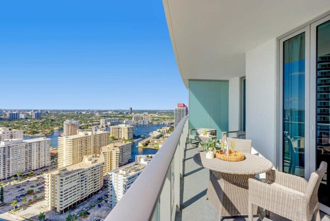 Building Photo - 4111 S Ocean Dr
