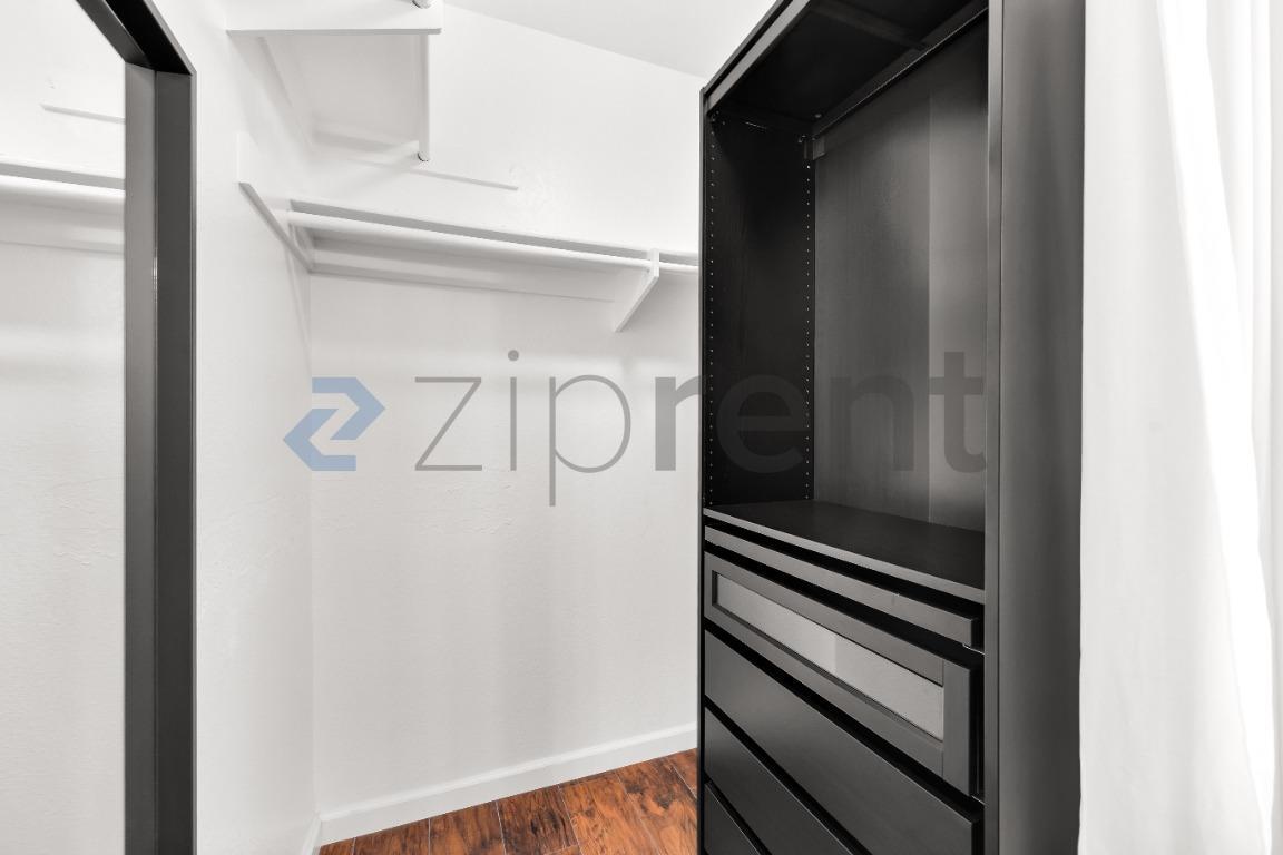 Building Photo - Unit 117