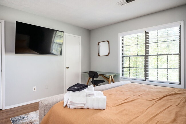 Building Photo - 3092 Destin Cir