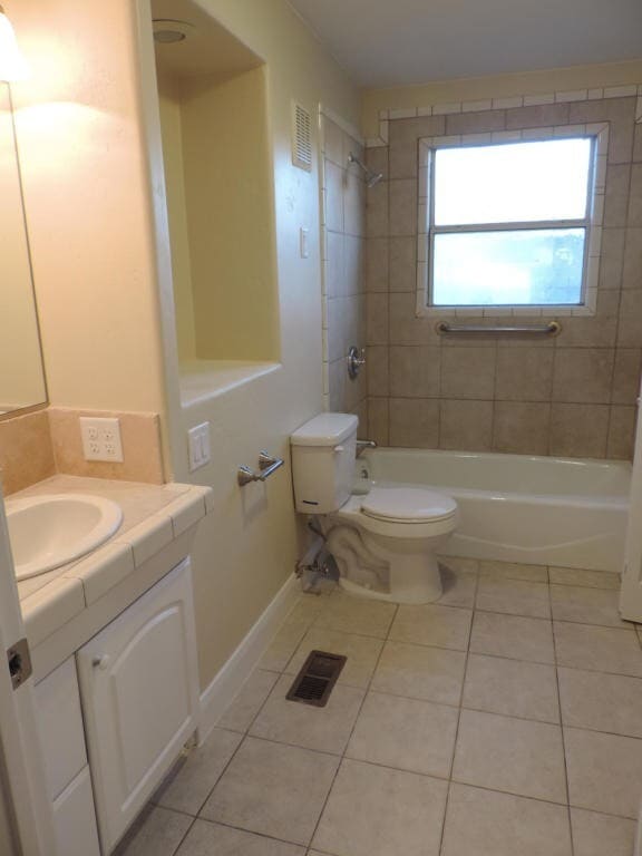 Building Photo - Dog Friendly - 4 Bedroom with Granite Counter tops.