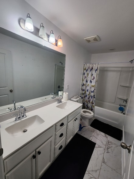 Building Photo - 9252 Thomason Trail