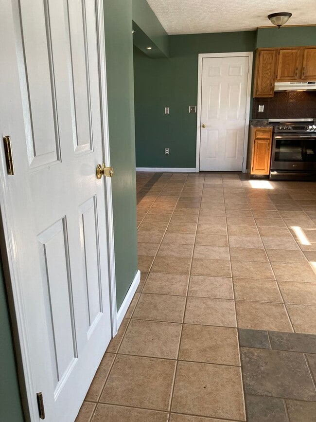 Building Photo - **Backyard offers County Setting in City L...