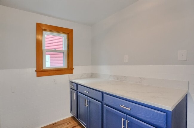 Building Photo - 740 Pershing St