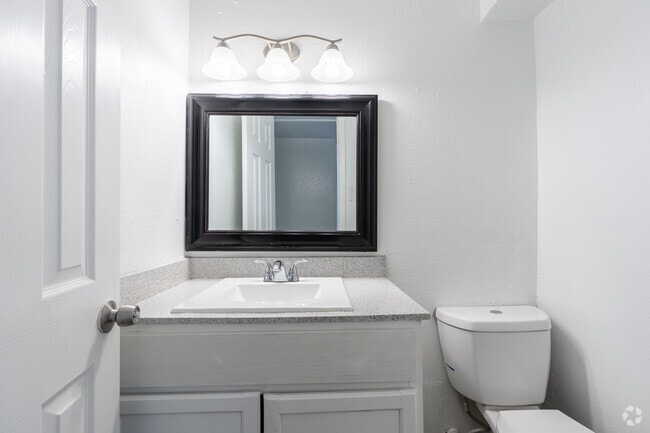 2BR, 1.5BA - 1,065SF - Bathroom - The Sherry Apartments