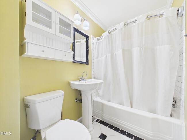 Building Photo - 2912 Oberlin Rd