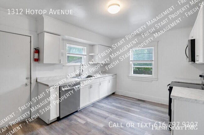 Building Photo - 1312 Hotop Ave