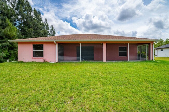 Building Photo - 917 Oak Ave