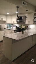Building Photo - 136 E 400 N