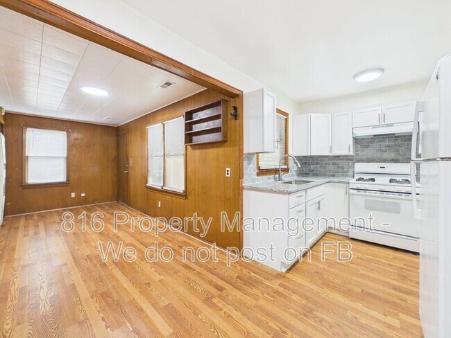 Building Photo - 11307 E 77th Terrace