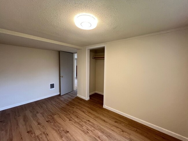 Building Photo - 2 Bed 1 Bath home in Powellhurst-Gilbert! In Unit Laundry and Private yard!