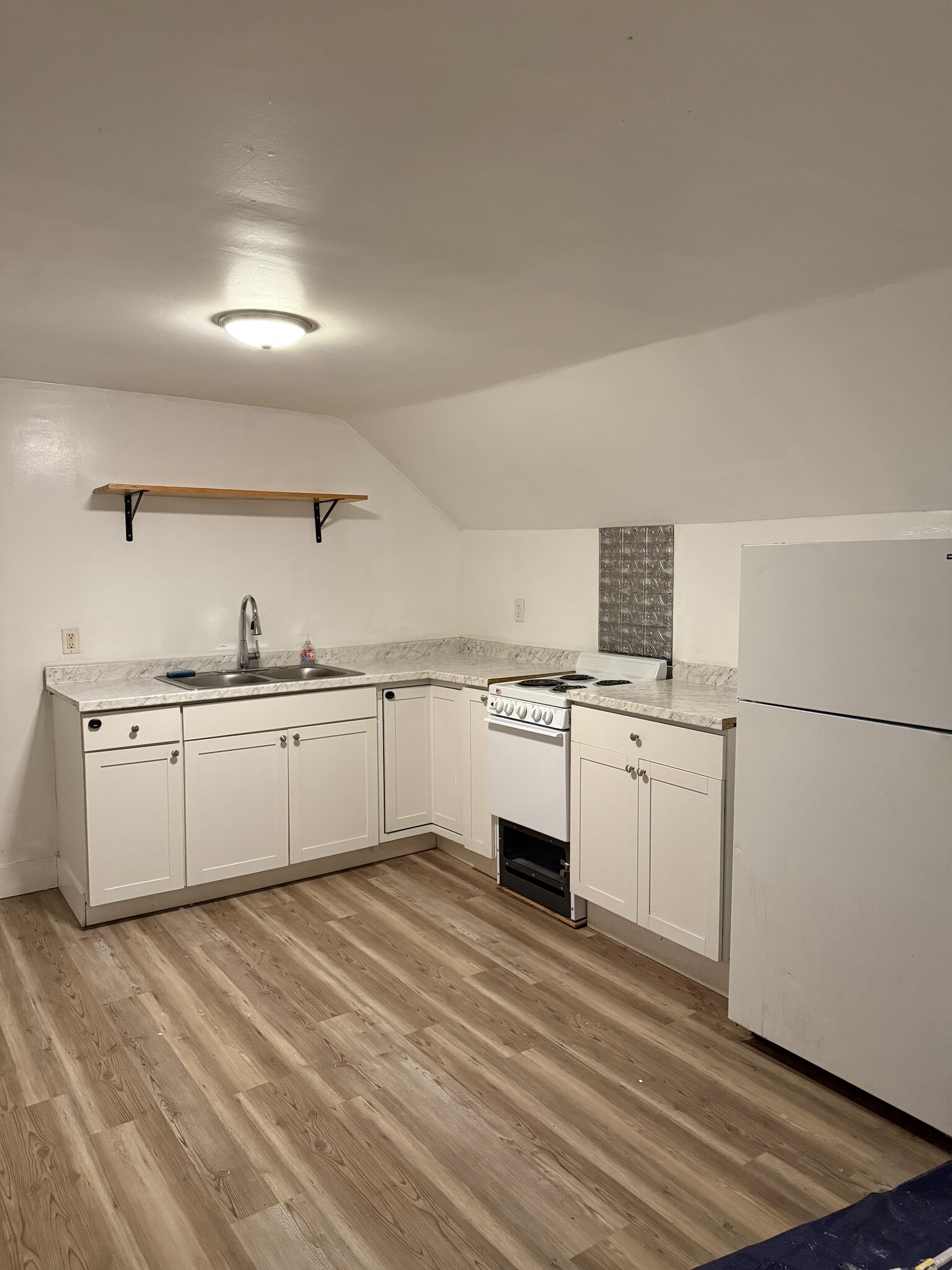 Building Photo - 103 Walnut St