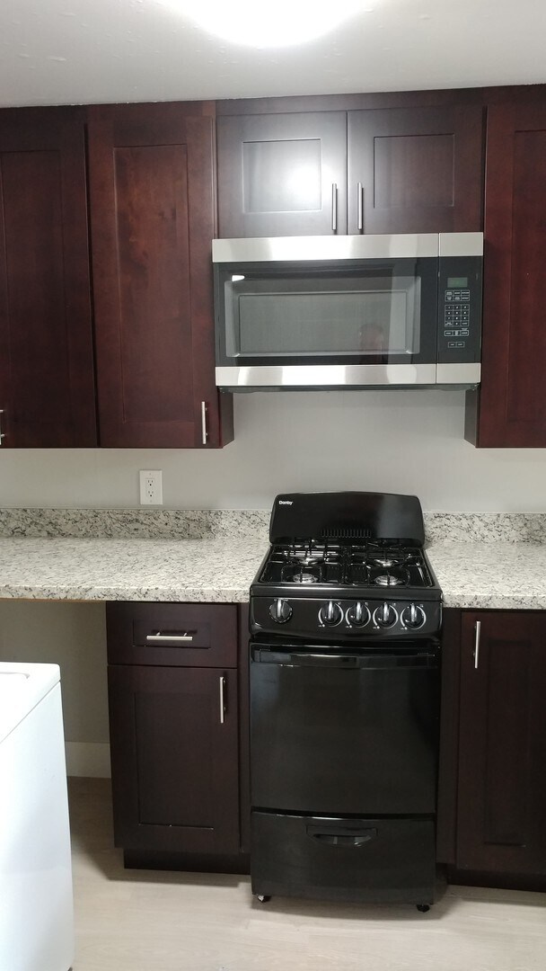 Building Photo - 1051 Boranda Ave