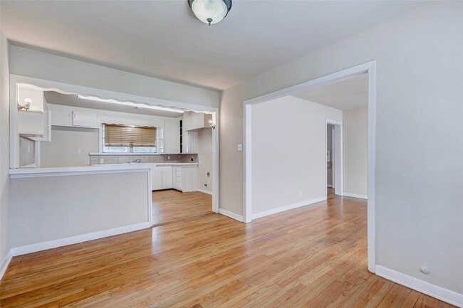 Building Photo - 6507 Heron Dr