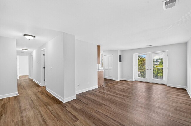 Building Photo - 5630 Pershing Ave