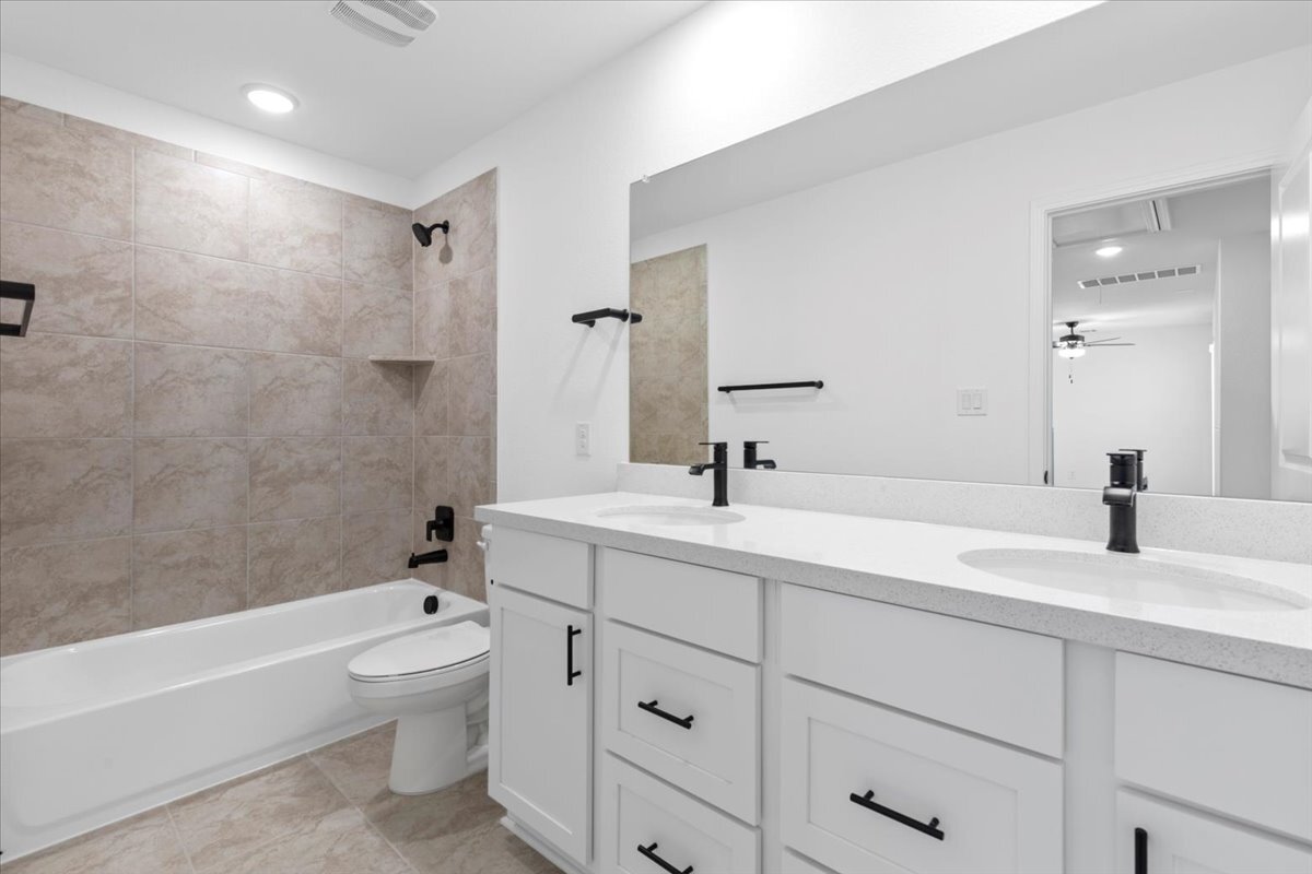 Building Photo - 15600 Nola Ct