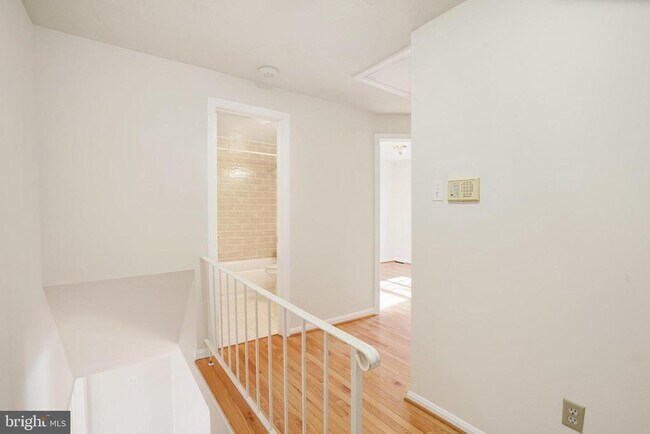 Building Photo - 4339 Cedarlake Ct