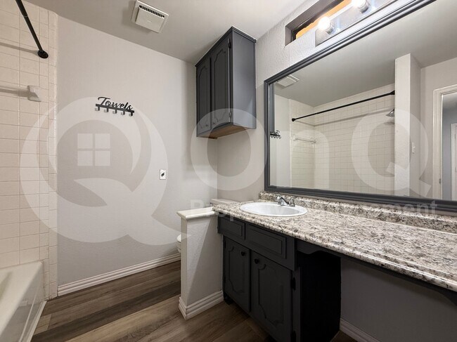 Building Photo - 3515 Hilltop Ln