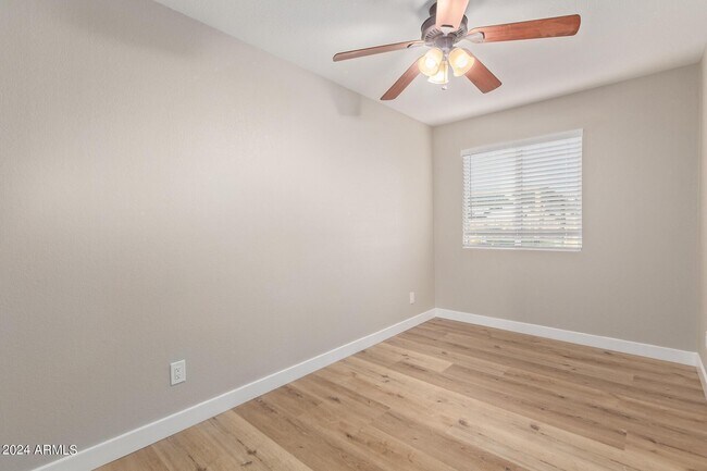 Building Photo - 1747 S Windsor