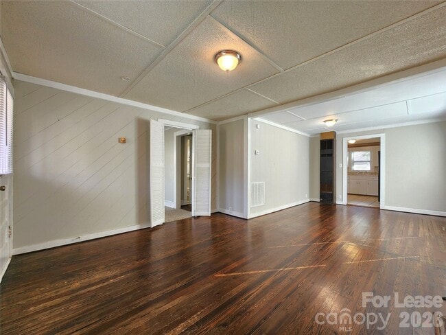 Building Photo - 317 Westview St