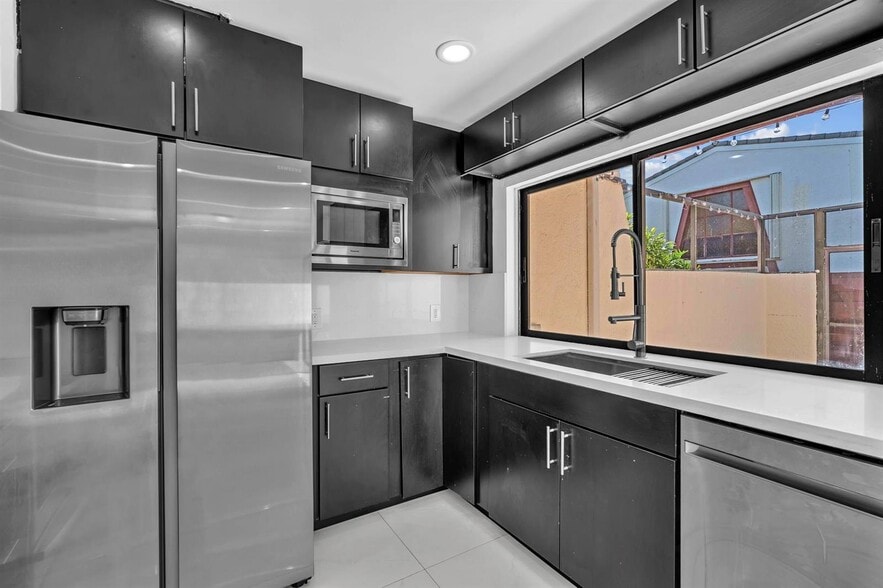 Building Photo - 3896 Meadow Ln