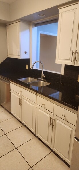 Building Photo - 500 Wichita Ave