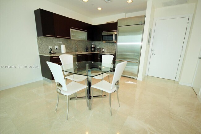 Building Photo - 950 Brickell Bay Dr