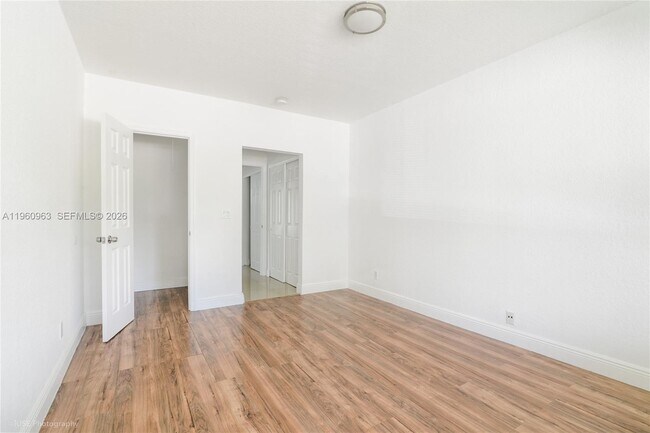 Building Photo - 1050 98th St