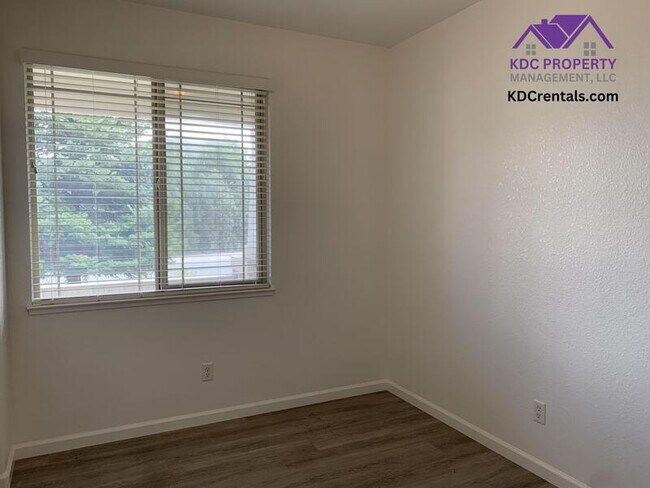 Building Photo - 1024 Westcreek Ln
